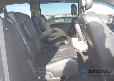 2014 Chrysler Town & Country Touring z USA, uszkodzony, nr VIN 2C4RC1BG6ER156832